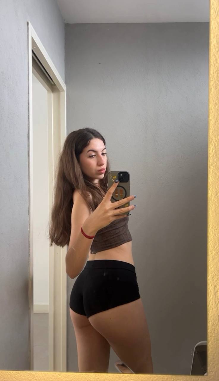 Amber in her underwear in Bandar-Seri Begawan